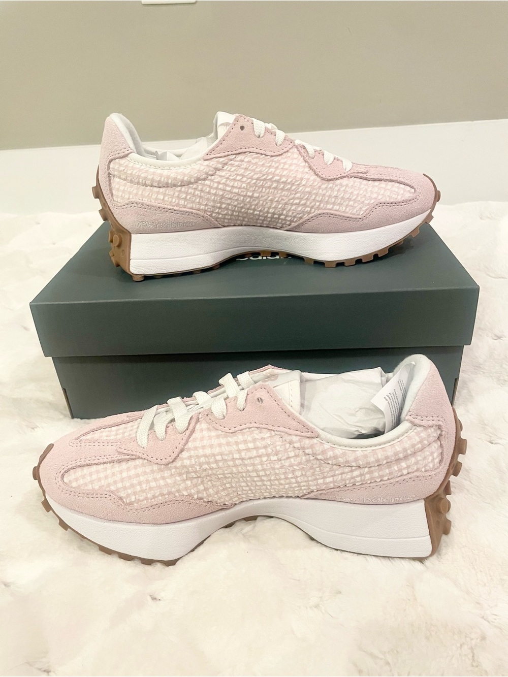 New Balance 327 Pink White Gingham
Sneakers Women's Size 8 NIB - Picture 2 of 6